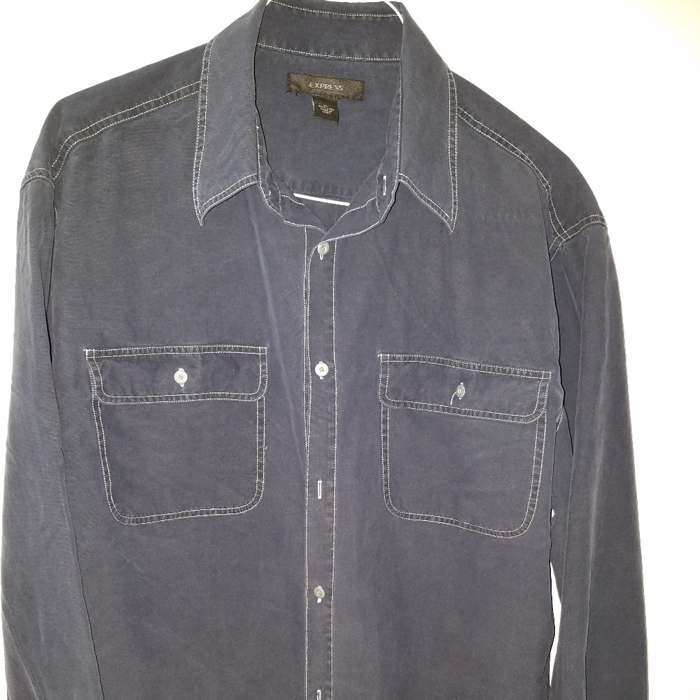 Shirt. Long sleeve